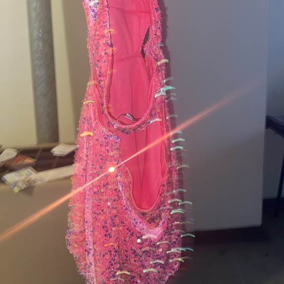 Pretty in pink party dress - Picture 5 of 5